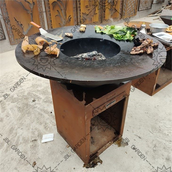 Grătar cu cărbune din oțel Corten Grătar